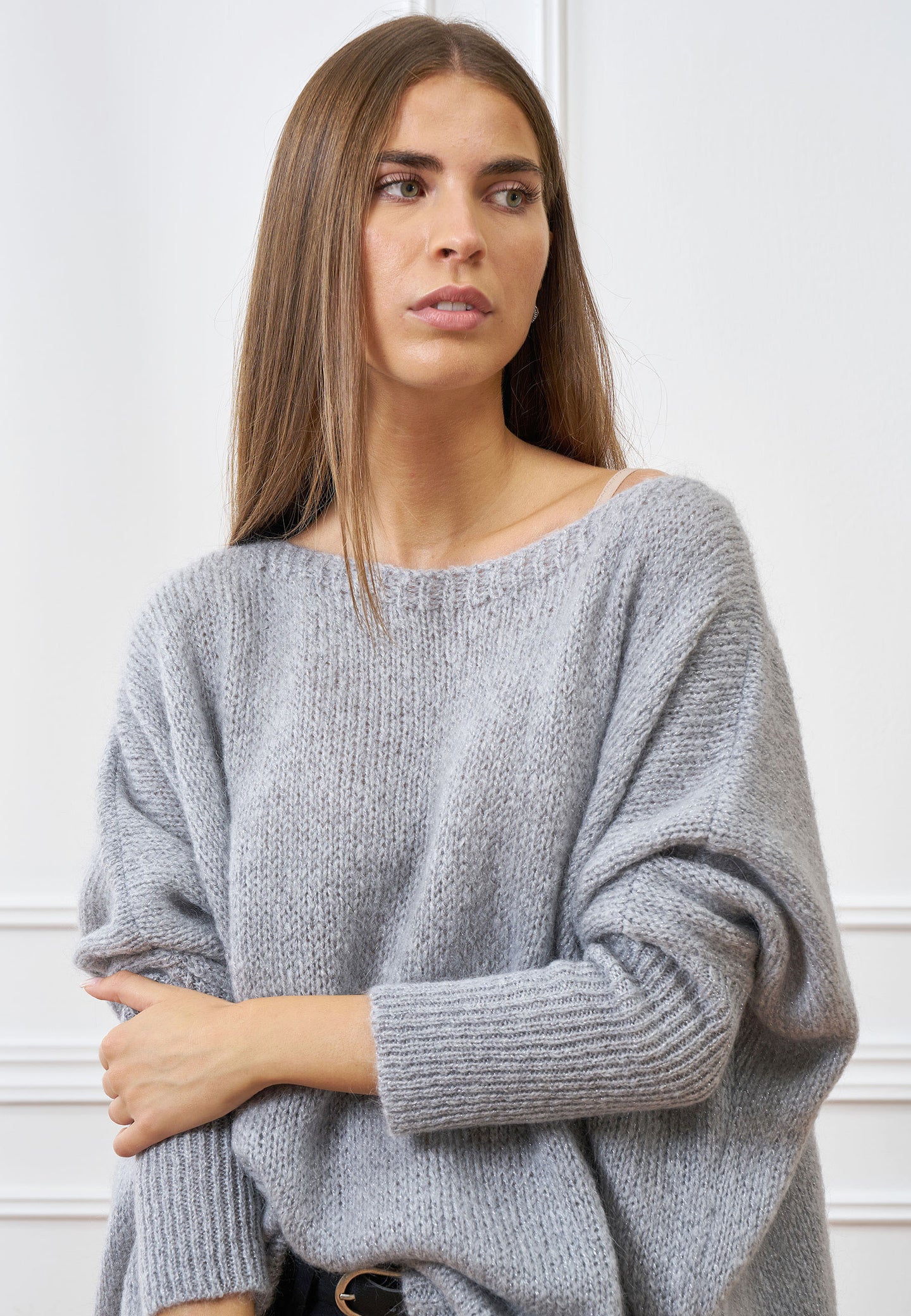 Maglione over spalla scesa