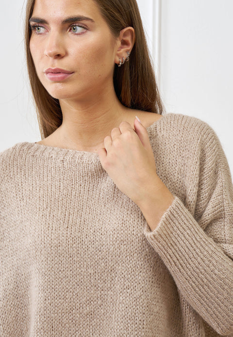 Maglione over spalla scesa