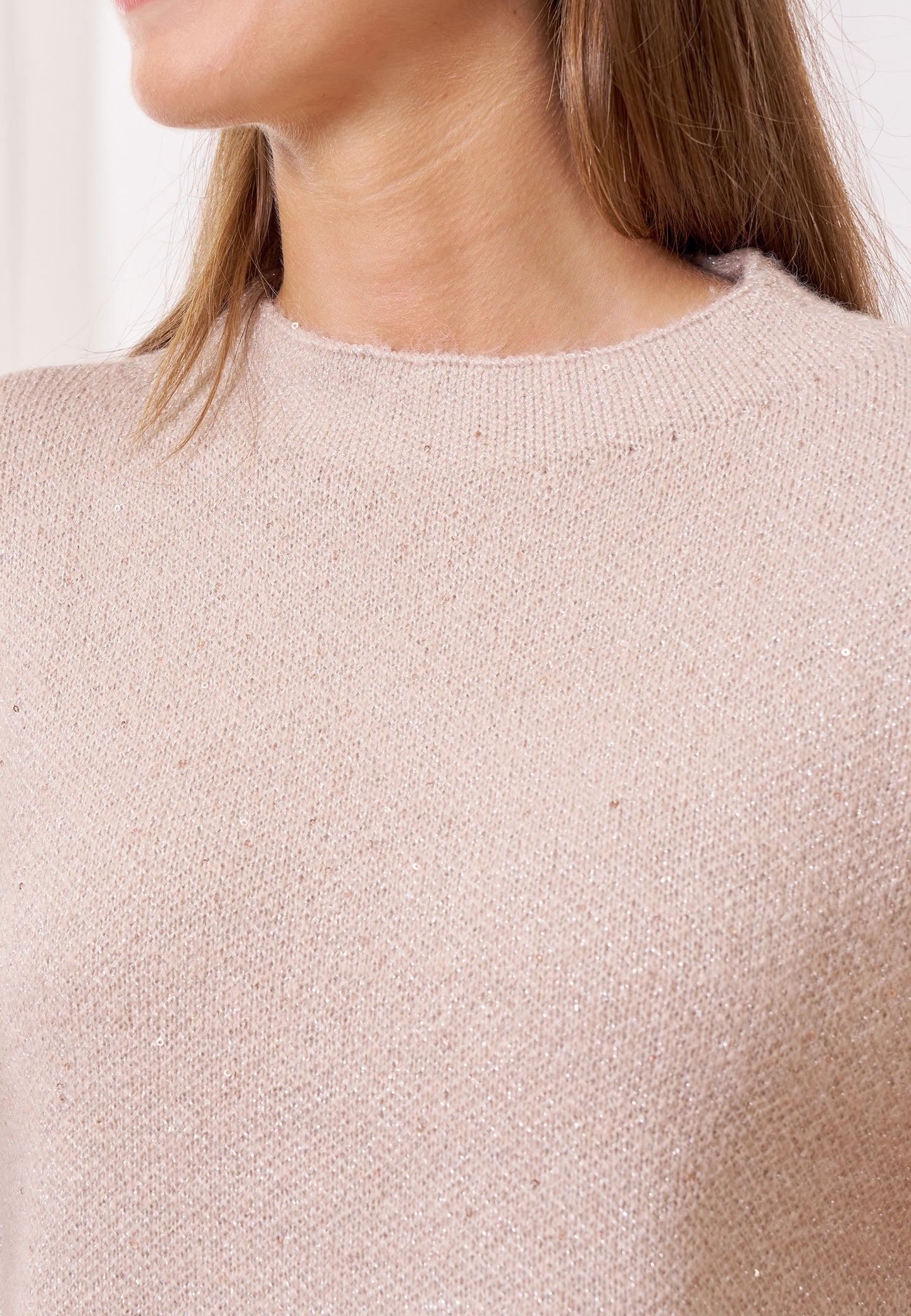 Maglia paillettes collo cratere