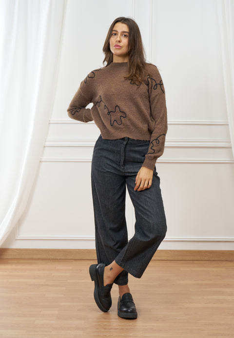 Maglione con ricami contrasto