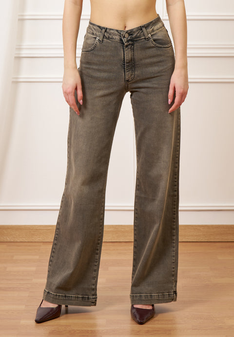 Jeans svasato a vita alta