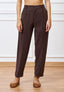 Pantalone cavallo sceso con pince - MARRONE