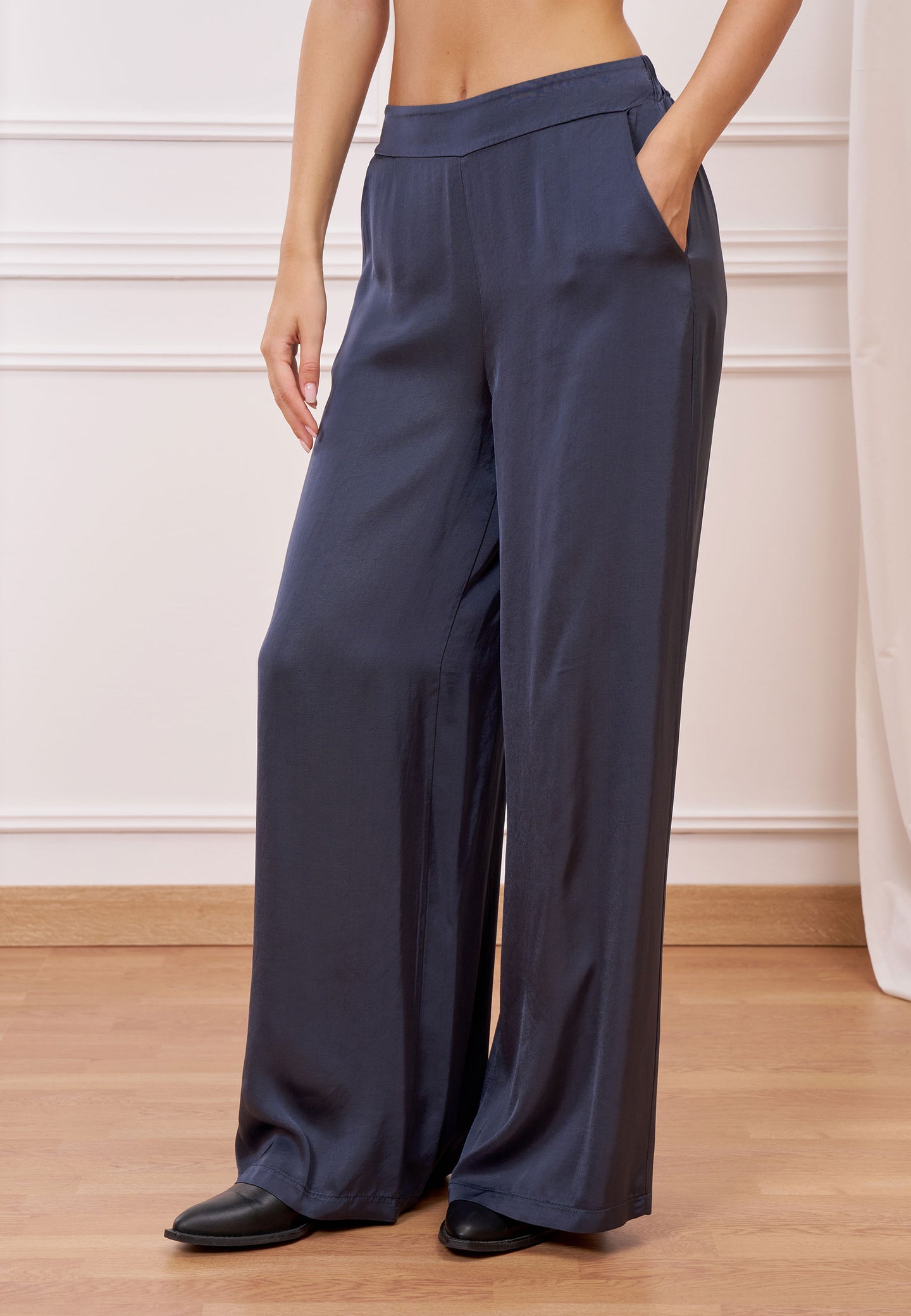 Pantalone ampio in raso