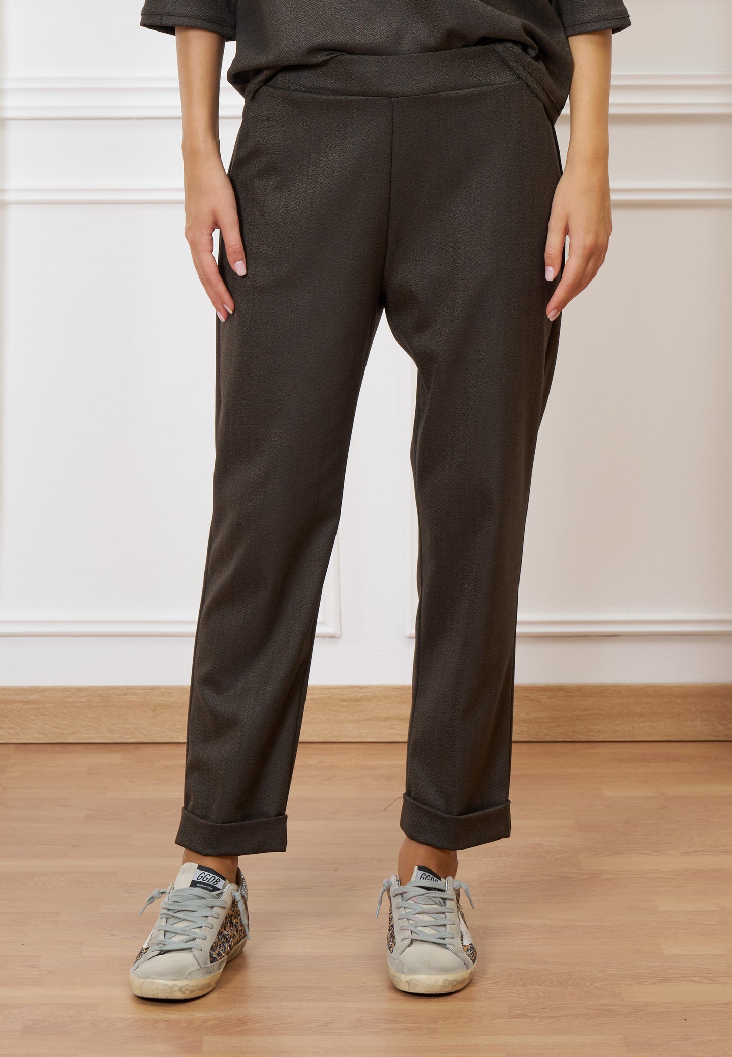 Pantalone dritto con risvolto