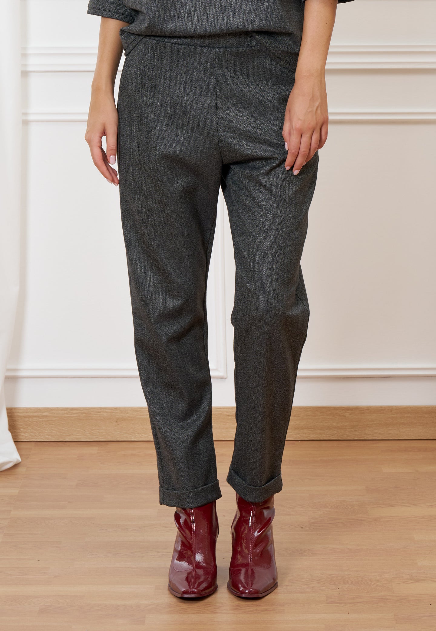 Pantalone dritto con risvolto