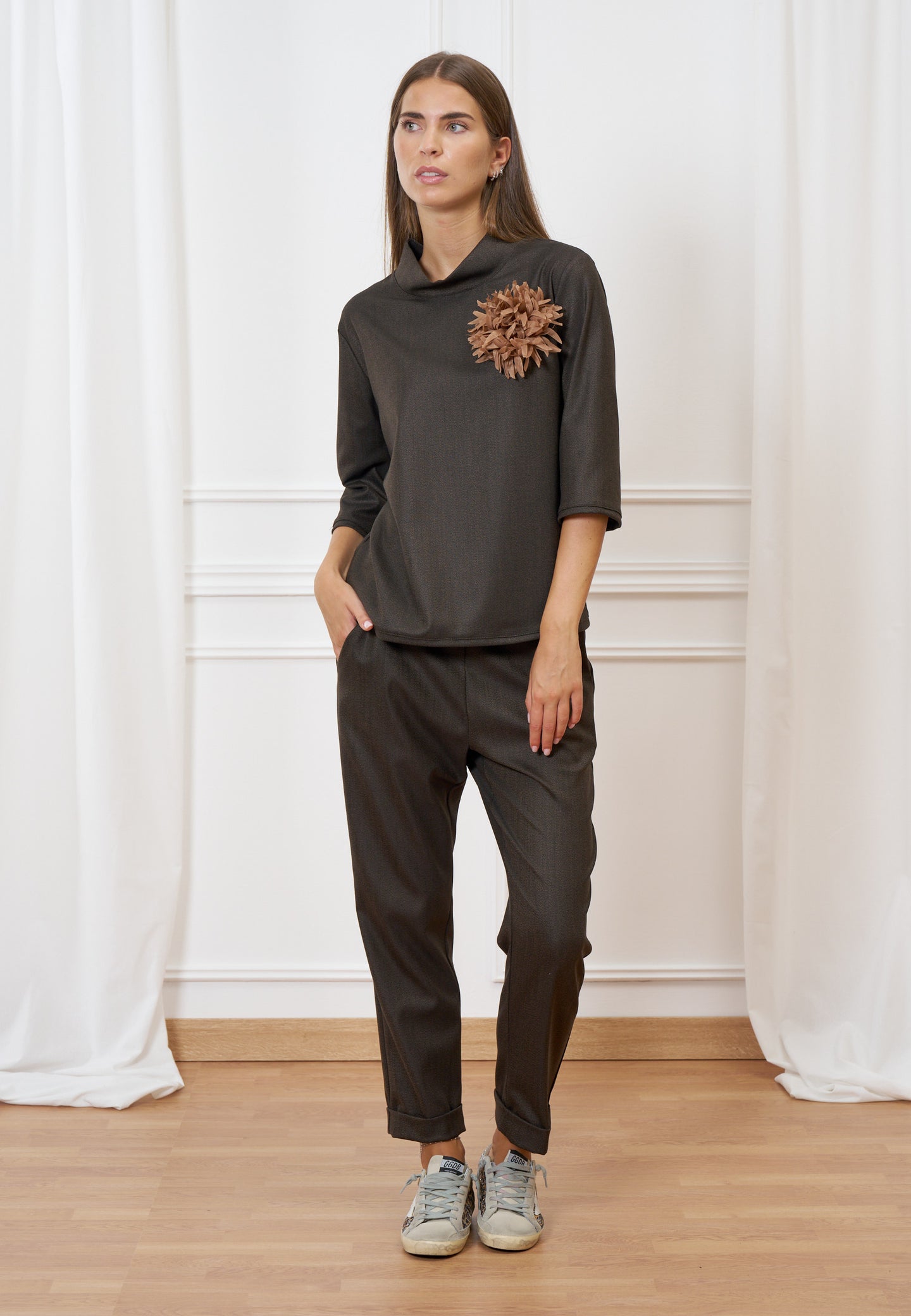 Pantalone dritto con risvolto