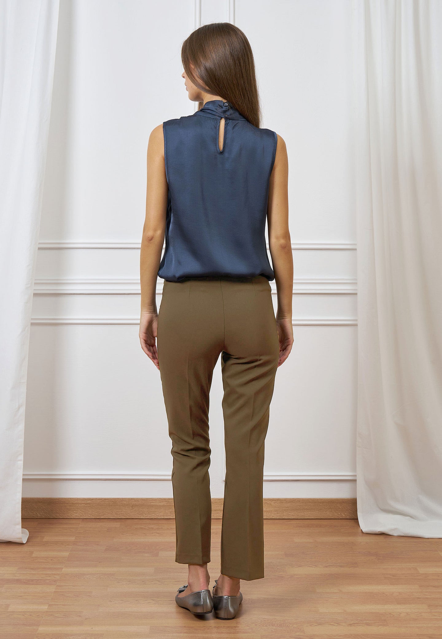 Pantalone dritto con zip laterale