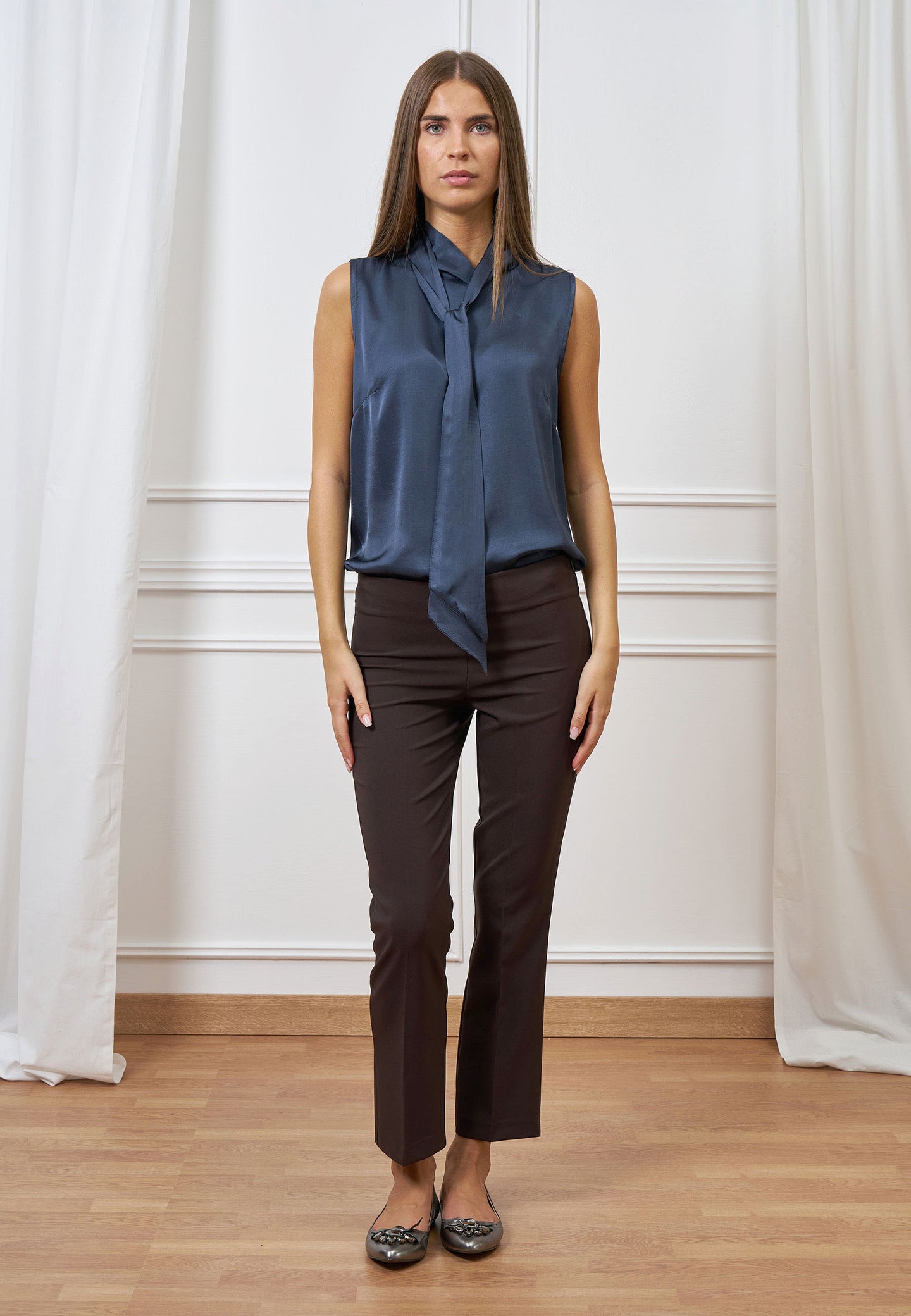 Pantalone dritto con zip laterale