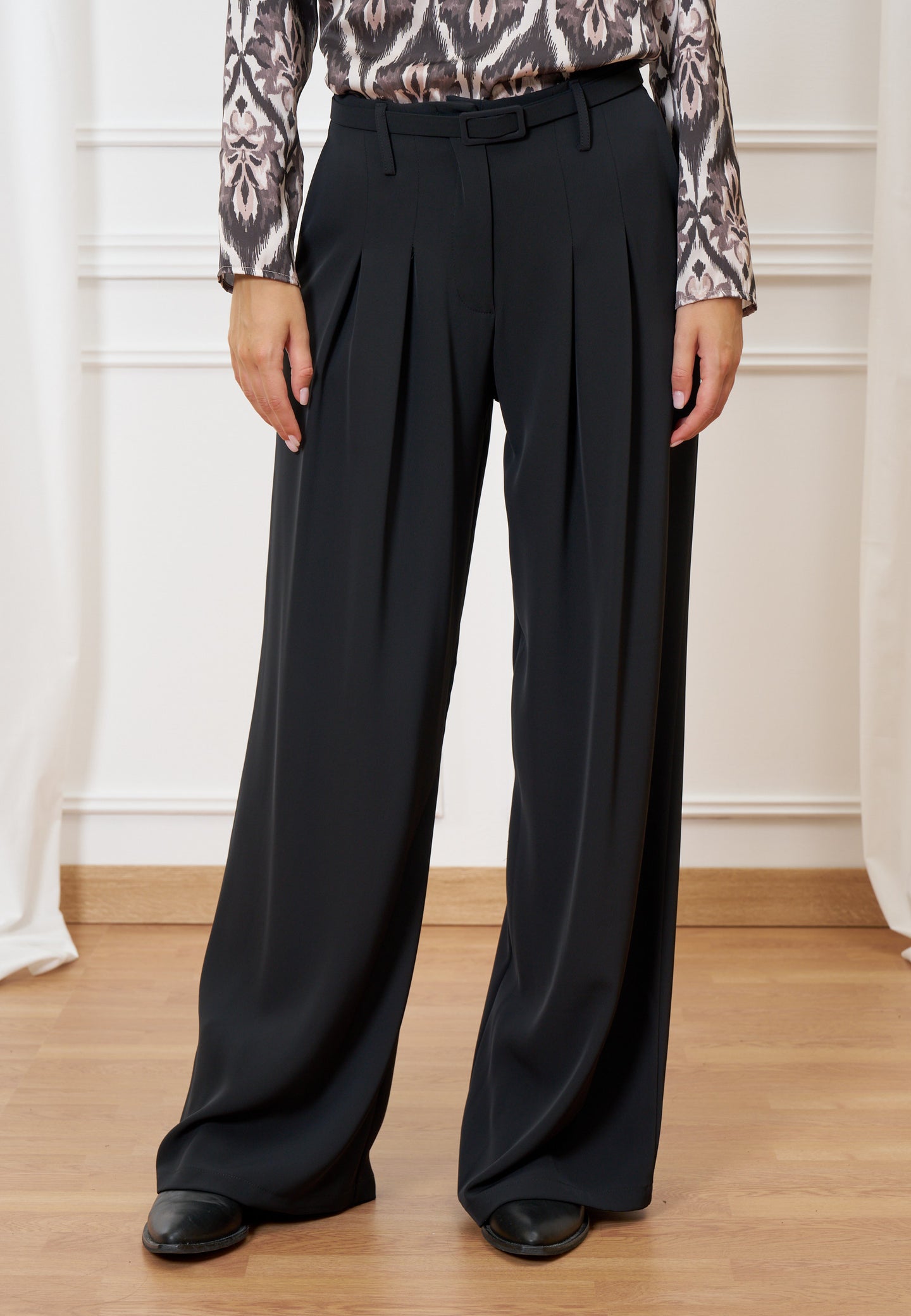 Pantalone palazzo con cintura