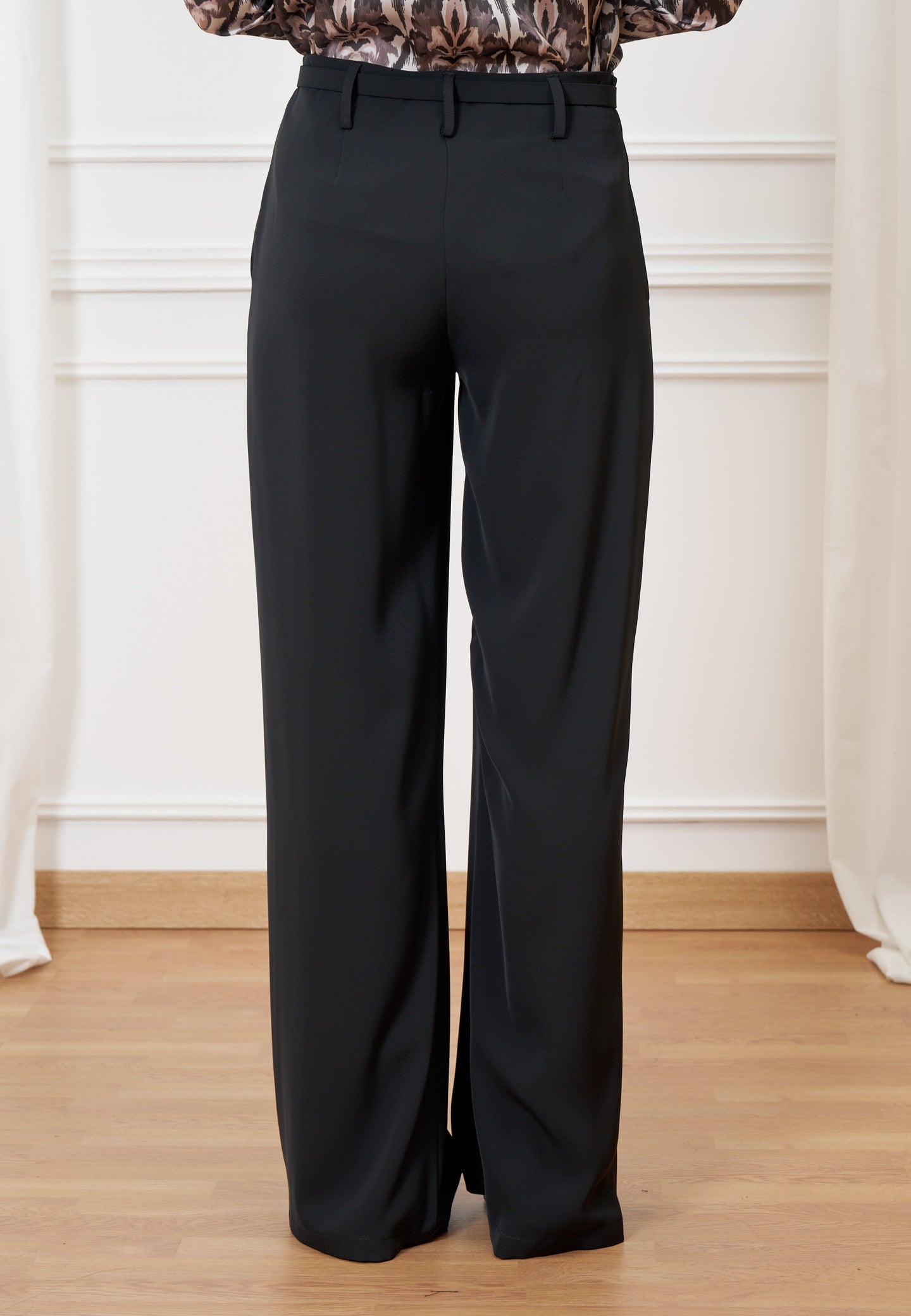 Pantalone palazzo con cintura