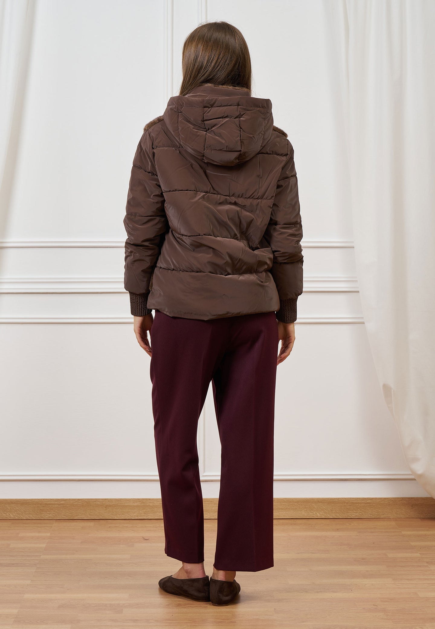 Piumino con inserti in ecopelliccia