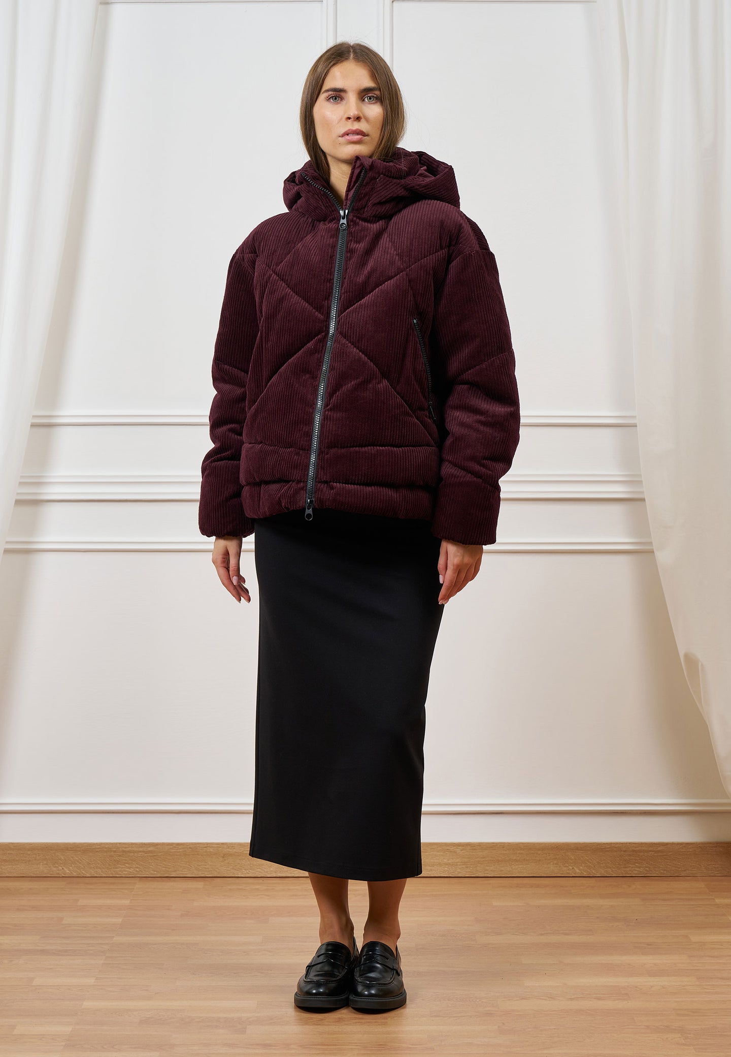 Piumino corto in velluto a coste