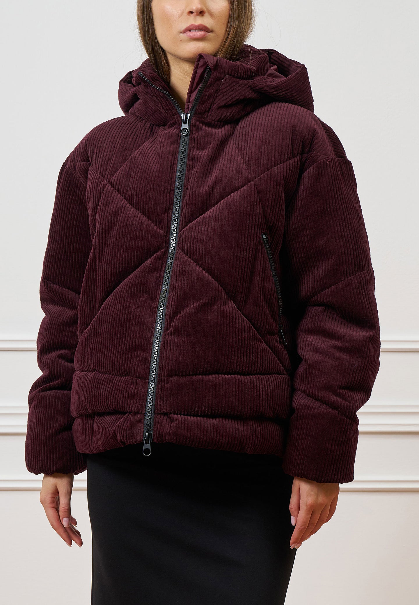 Piumino corto in velluto a coste