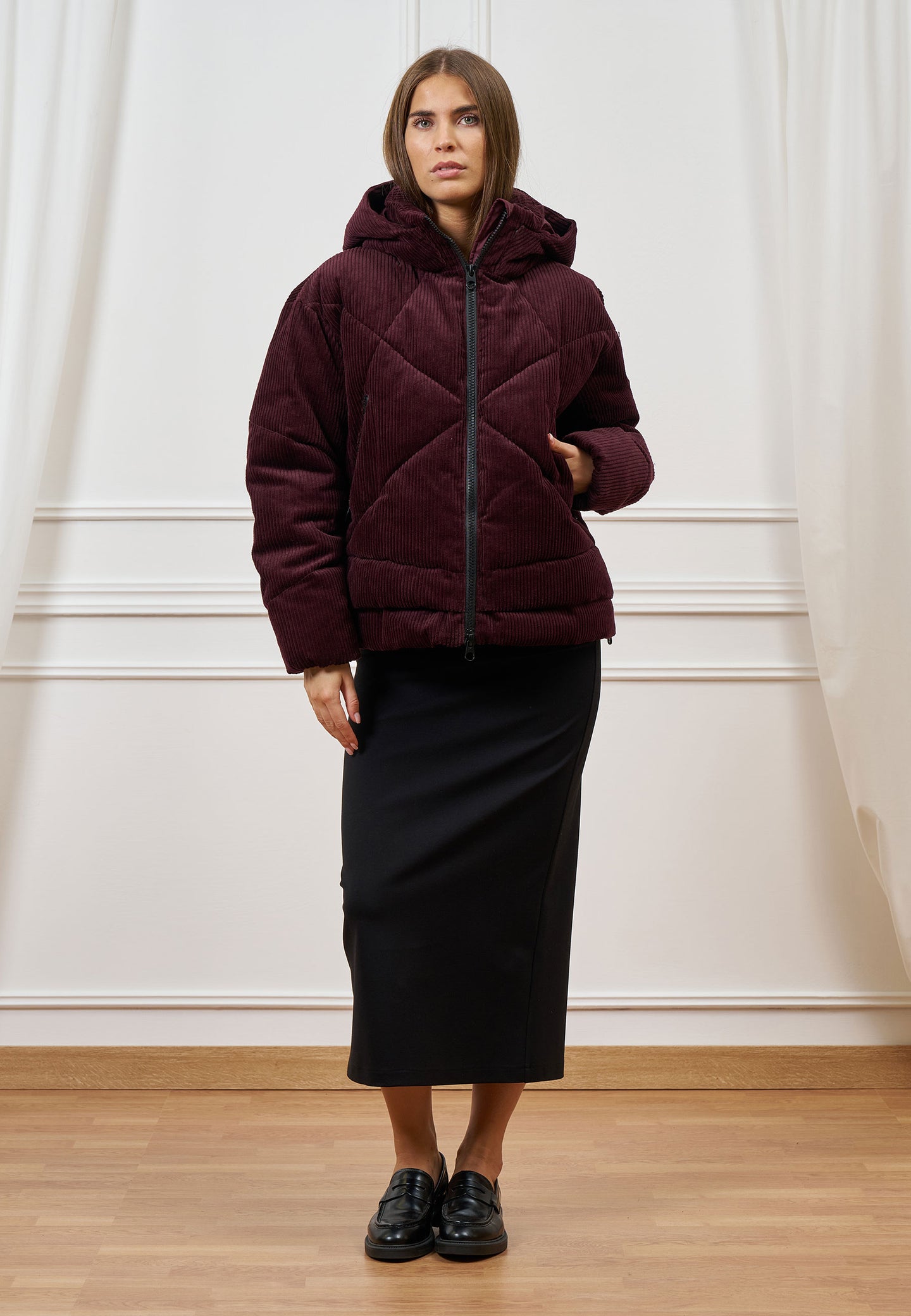 Piumino corto in velluto a coste