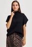 Maglia smanicata con collo alto - NERO
