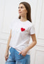 T-shirt con cuore ricamato - ROSSO