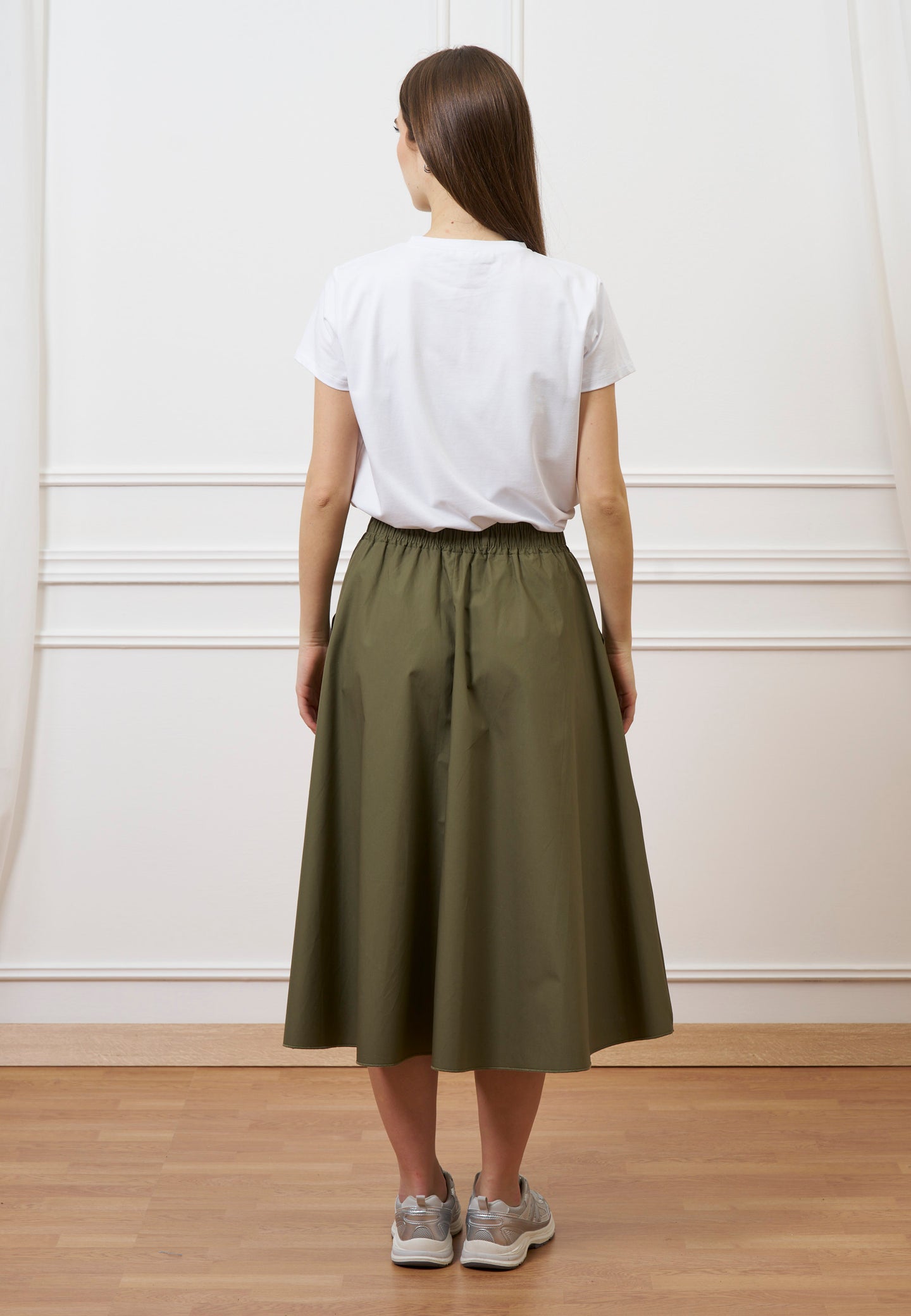 T-shirt con cuore ricamato - BEIGE