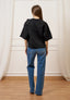 T-shirt con applicazione fiore spalla - NERO
