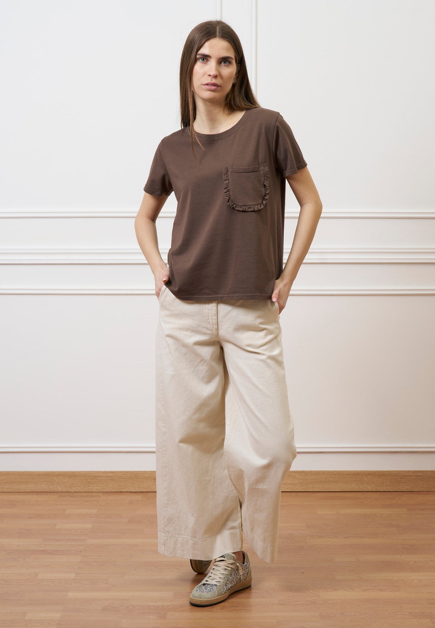 T-shirt taschino con rouches - MARRONE