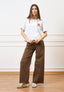 T-shirt con fiore rosso ricamato - BIANCO