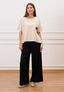 T-shirt con taschino scritta e fiore - BEIGE