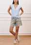T-shirt a righe con scollo a v e volant - CELESTE