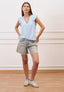 T-shirt a righe con scollo a v e volant - CELESTE