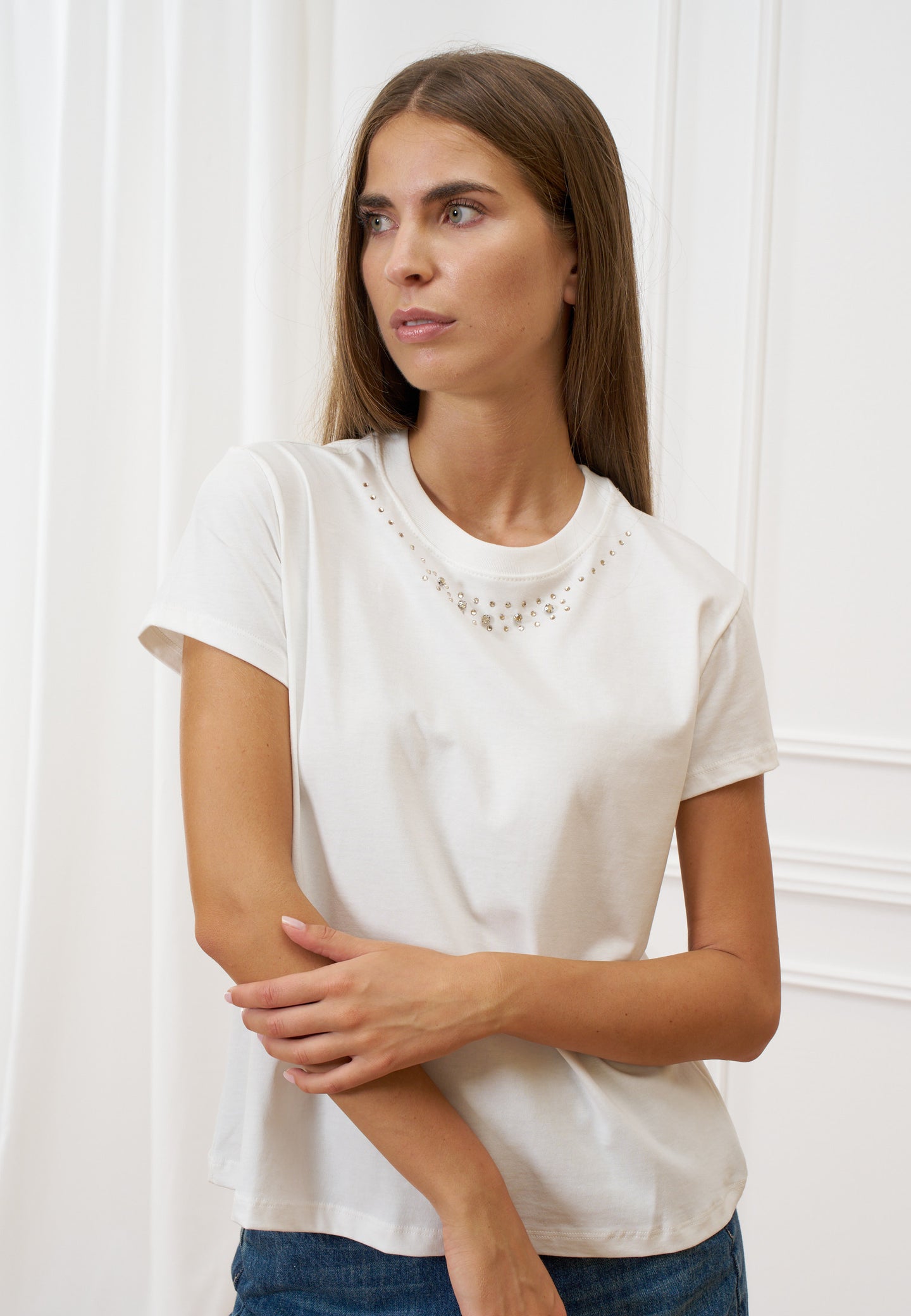 T-shirt girocollo con strass