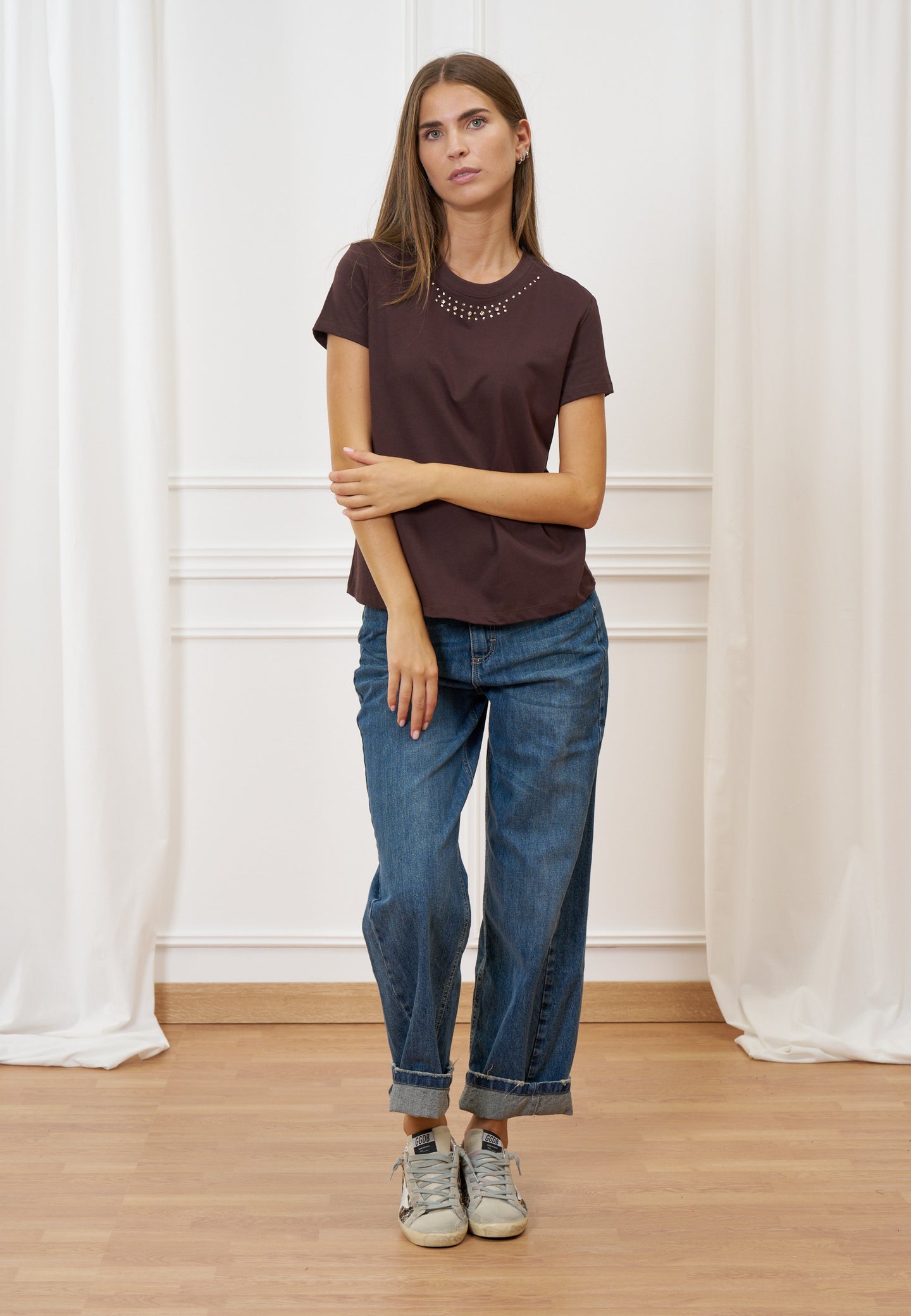 T-shirt girocollo con strass