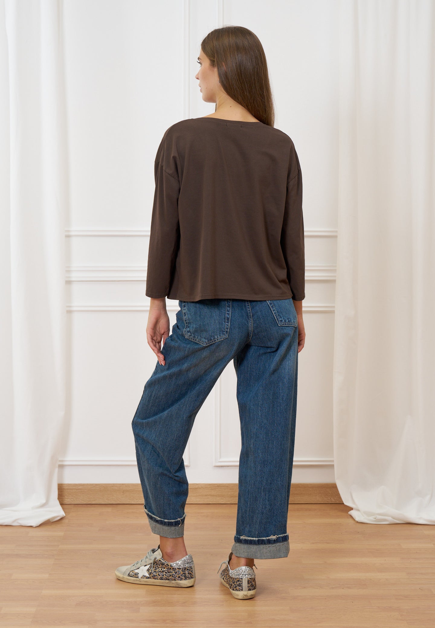 T-shirt scollo a v manica trequarti