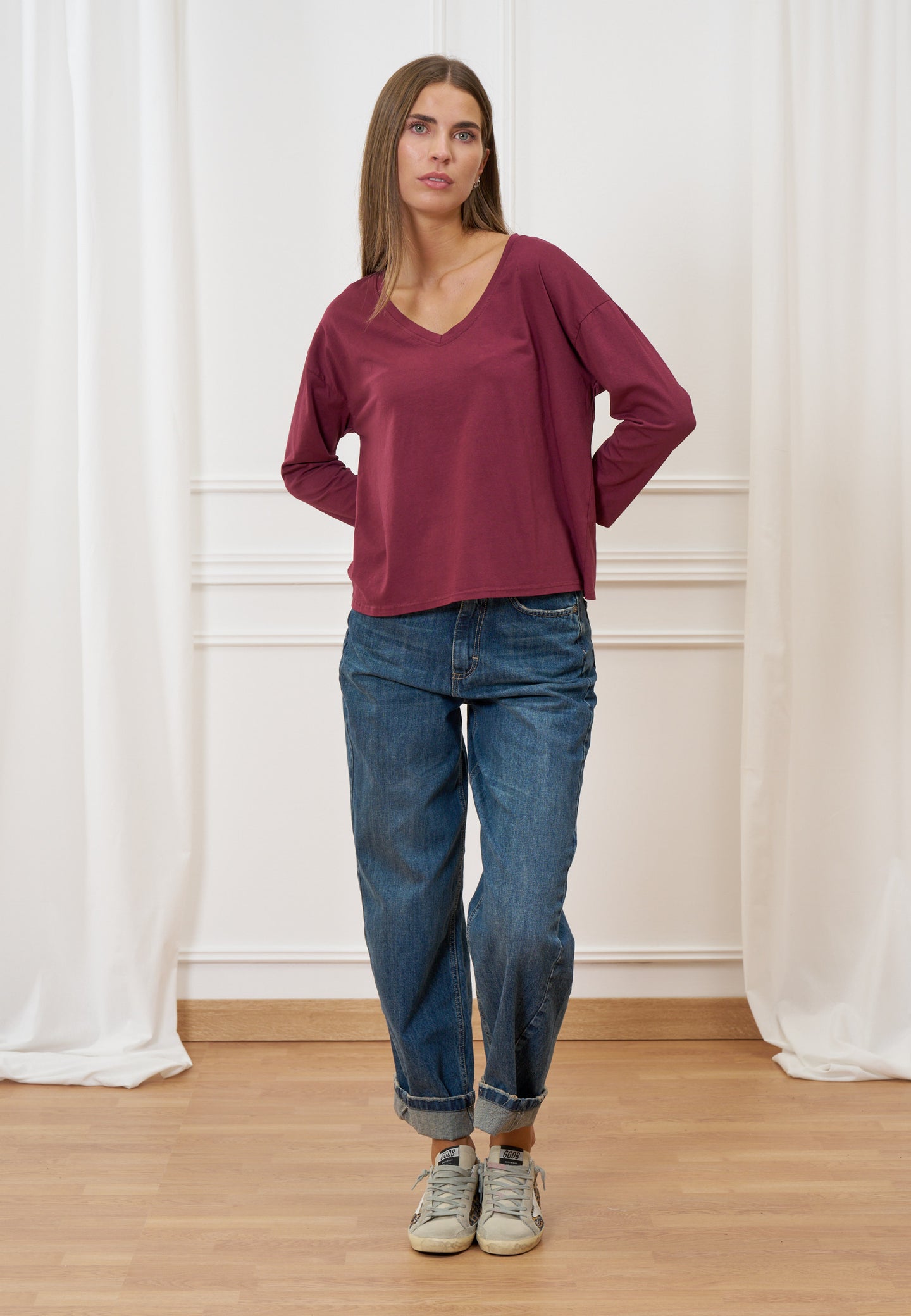 T-shirt scollo a v manica trequarti