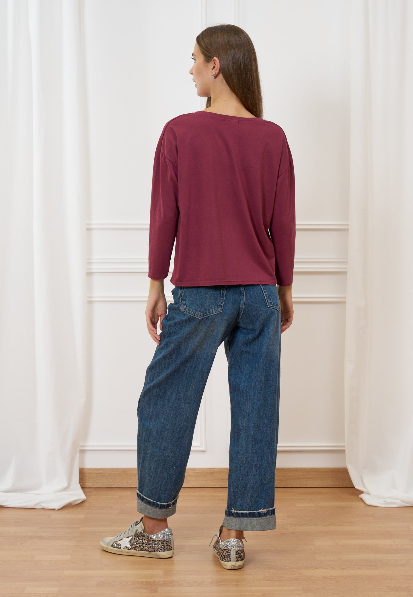 T-shirt scollo a v manica trequarti