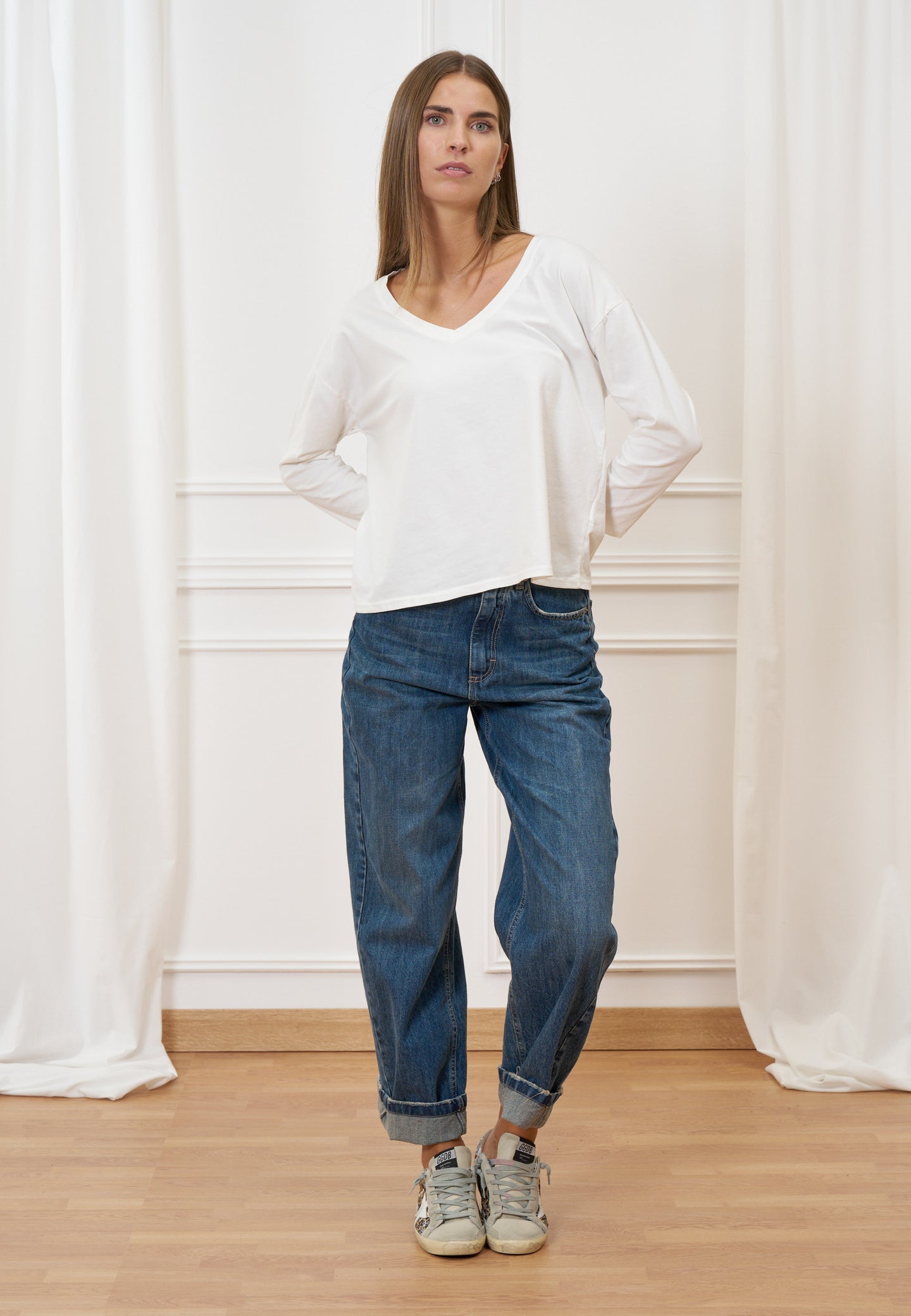 T-shirt scollo a v manica trequarti