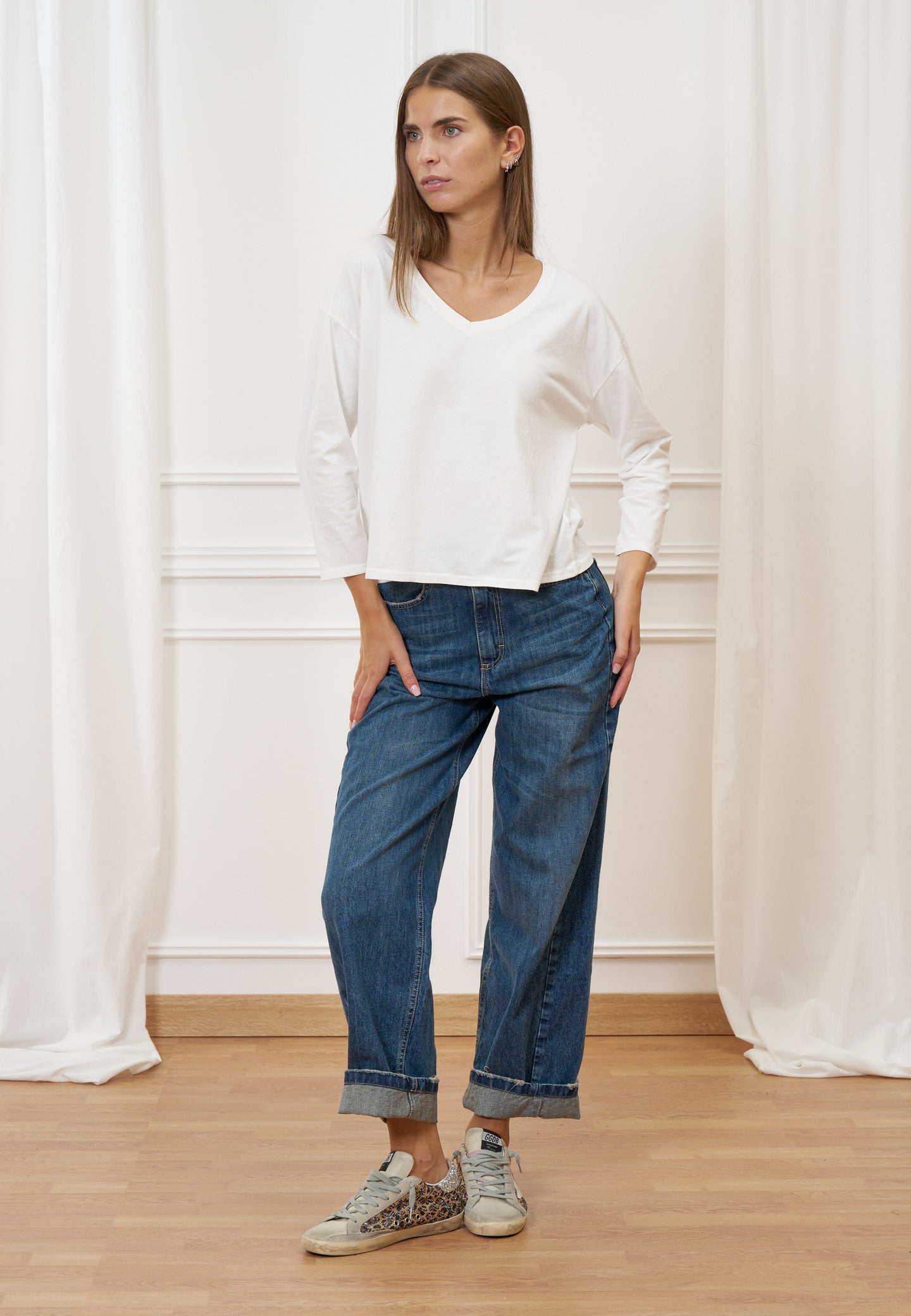 T-shirt scollo a v manica trequarti