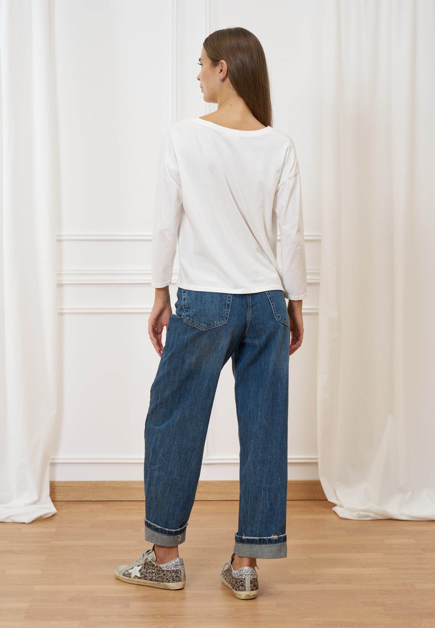 T-shirt scollo a v manica trequarti