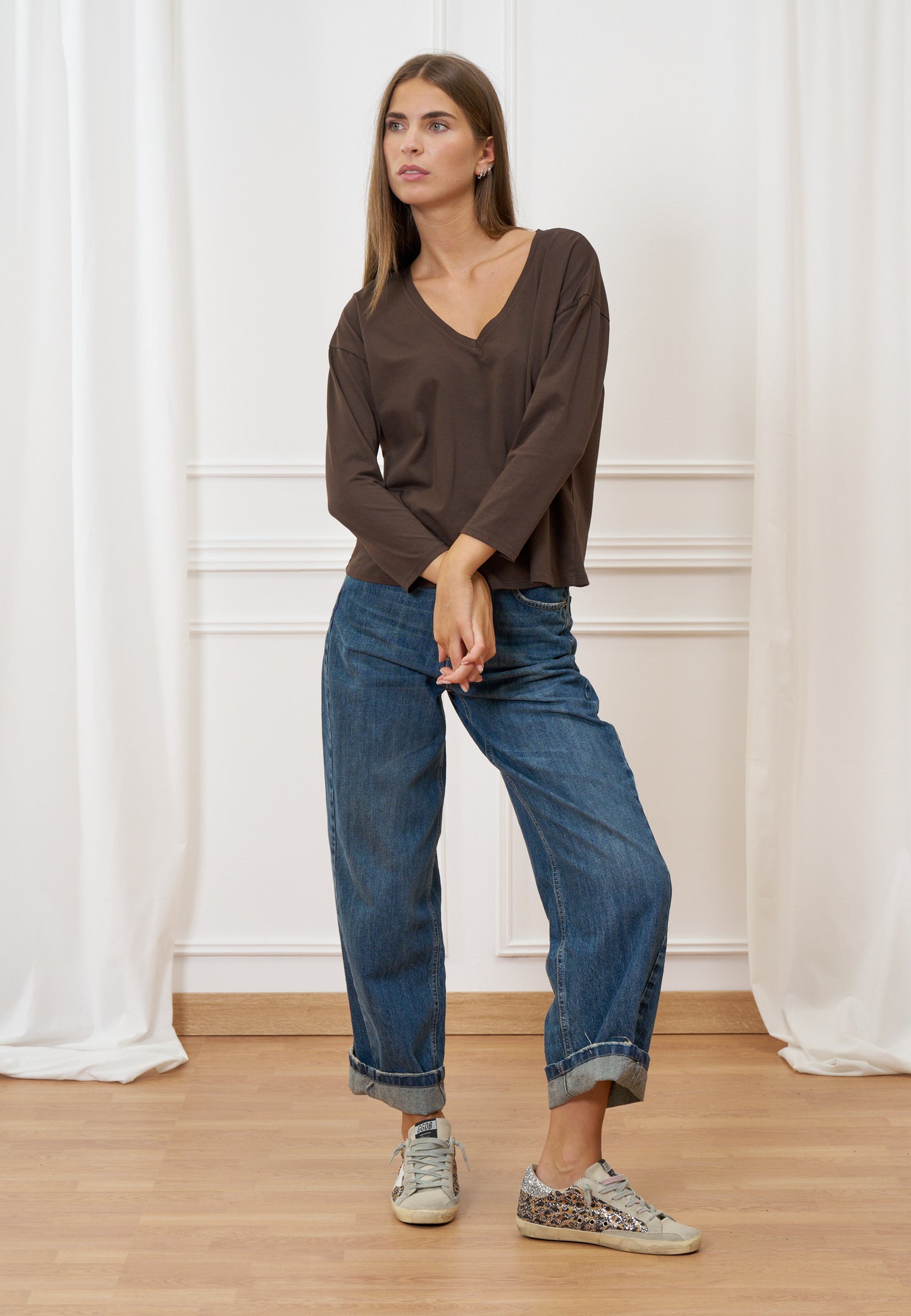 T-shirt scollo a v manica trequarti