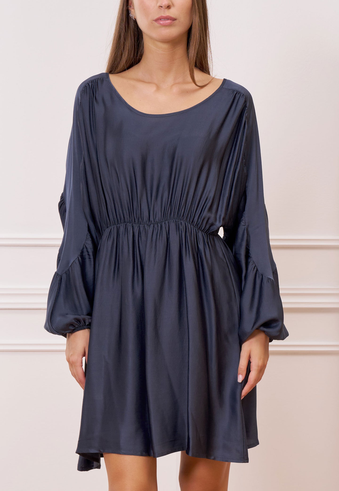 Vestito corto in raso