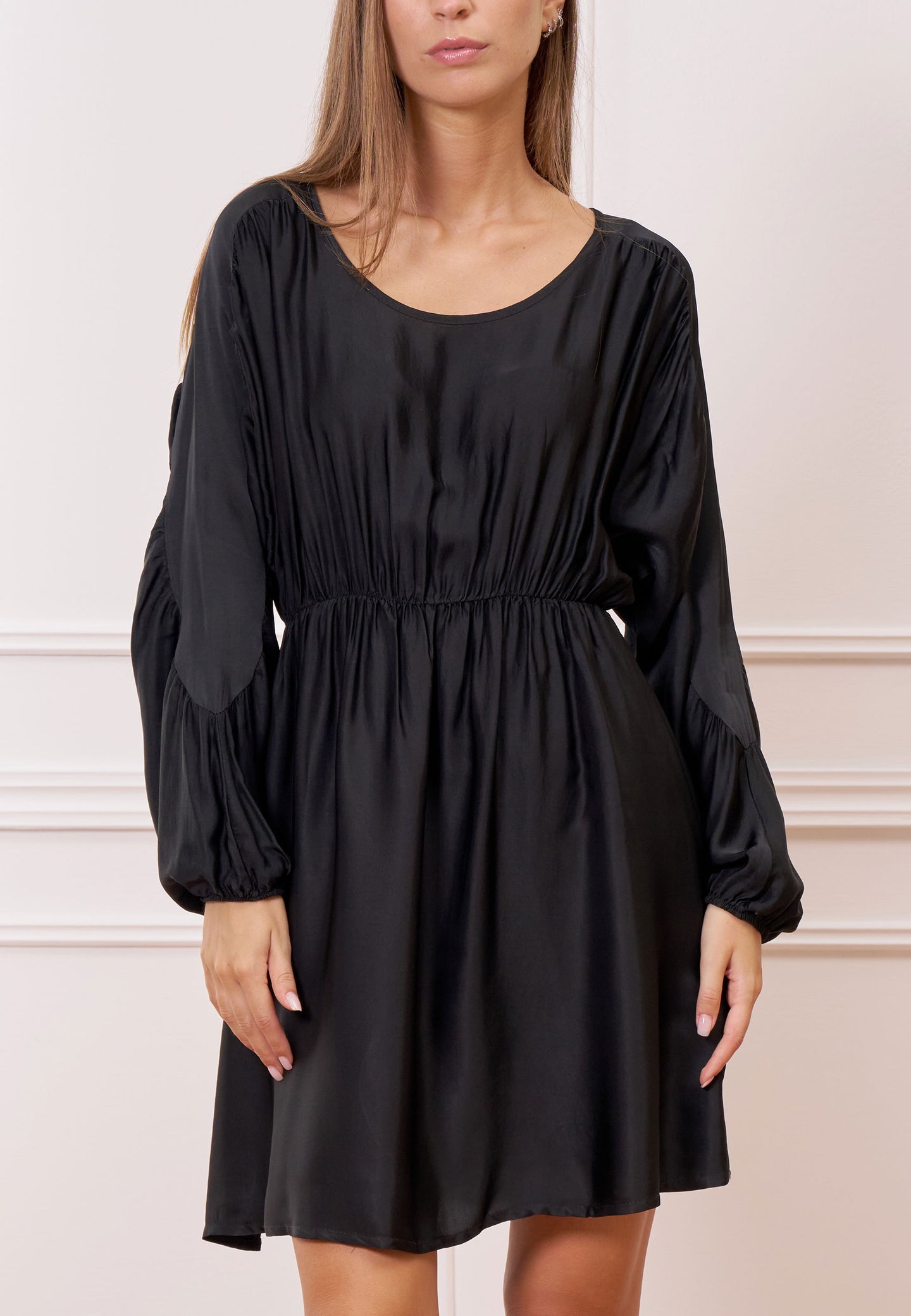 Vestito corto in raso