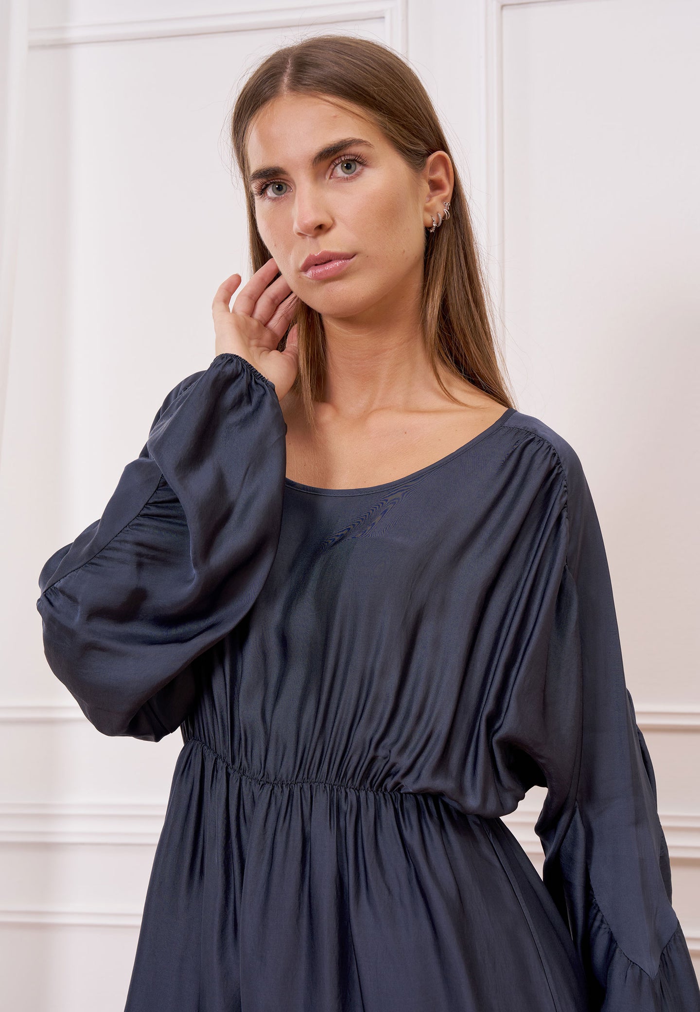 Vestito corto in raso