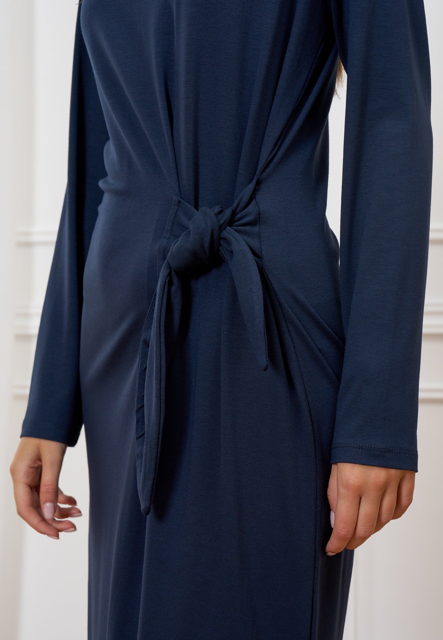 Vestito midi nodo in vita