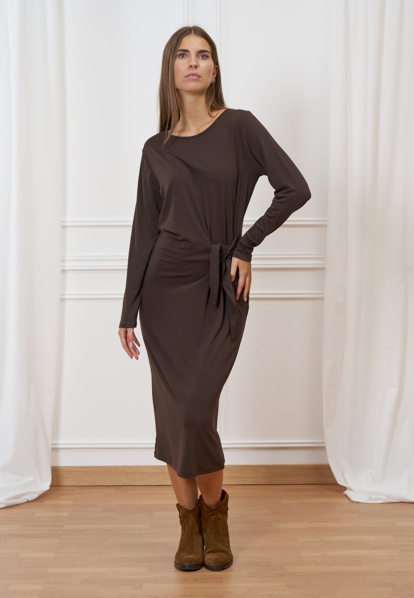 Vestito midi nodo in vita