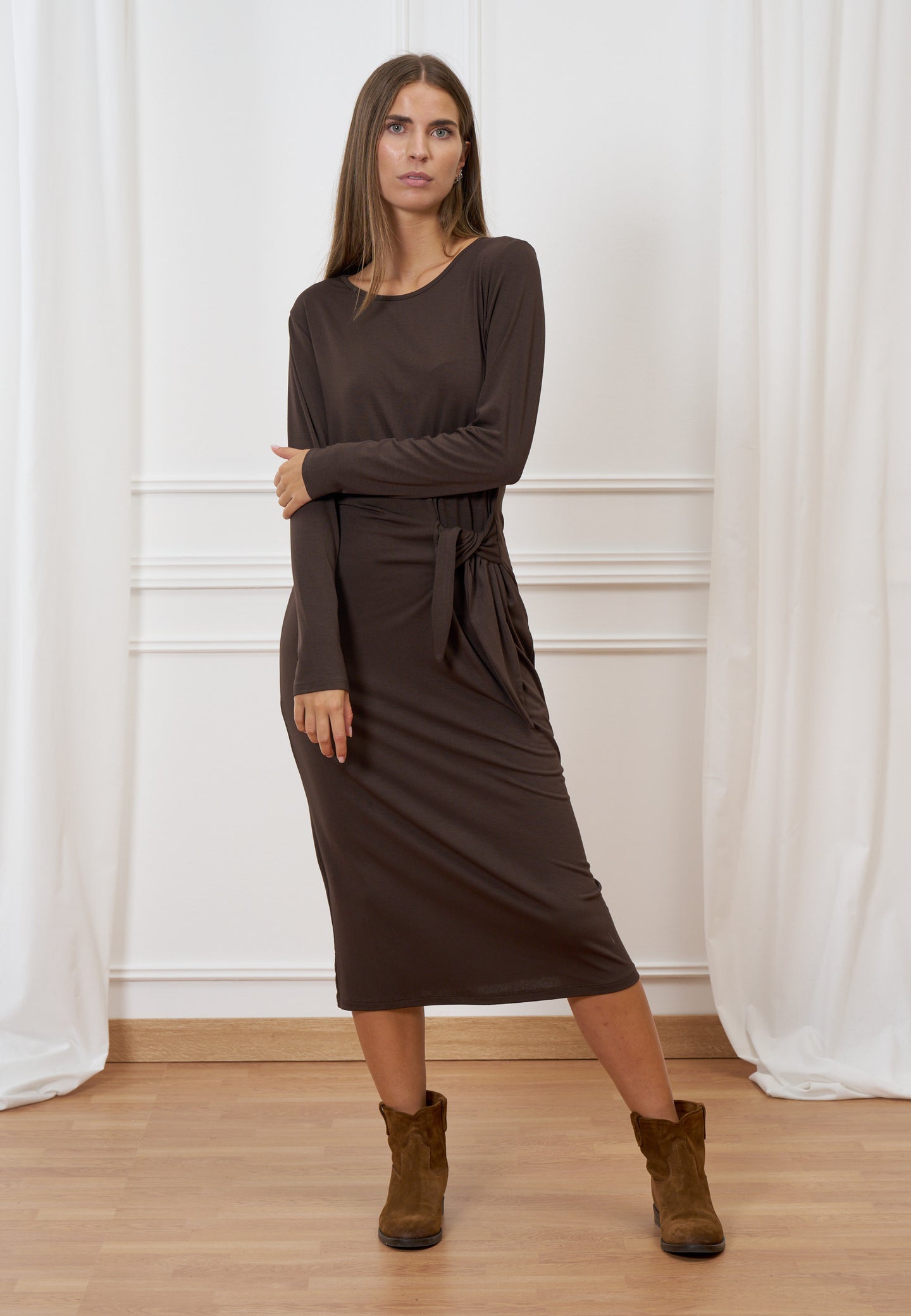 Vestito midi nodo in vita