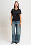 Blusa girocollo in raso - NERO