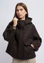 Cappotto corto con cappuccio e tasconi - MARRONE
