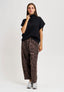Maglia smanicata con collo alto - NERO