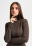 Maglia in viscosa con collo alto - MARRONE