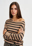 Maglia over girocollo a righe - NERO/TABACCO