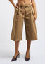 Bermuda in gabardina con pinces e cintura - CAMMELLO