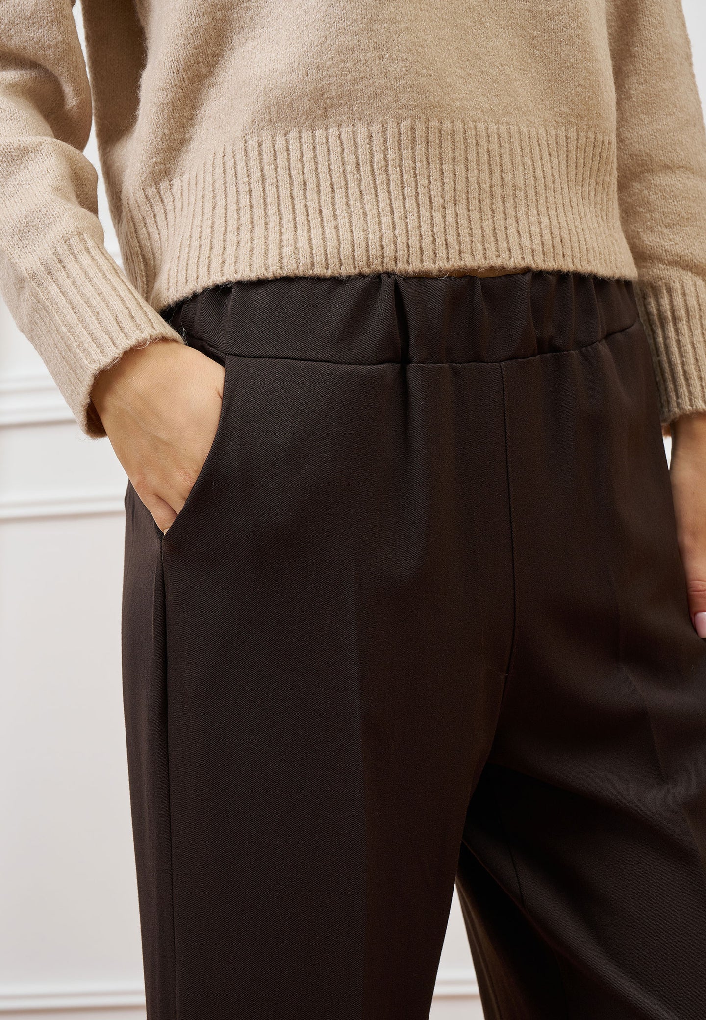 Pantalone cropped con elastico