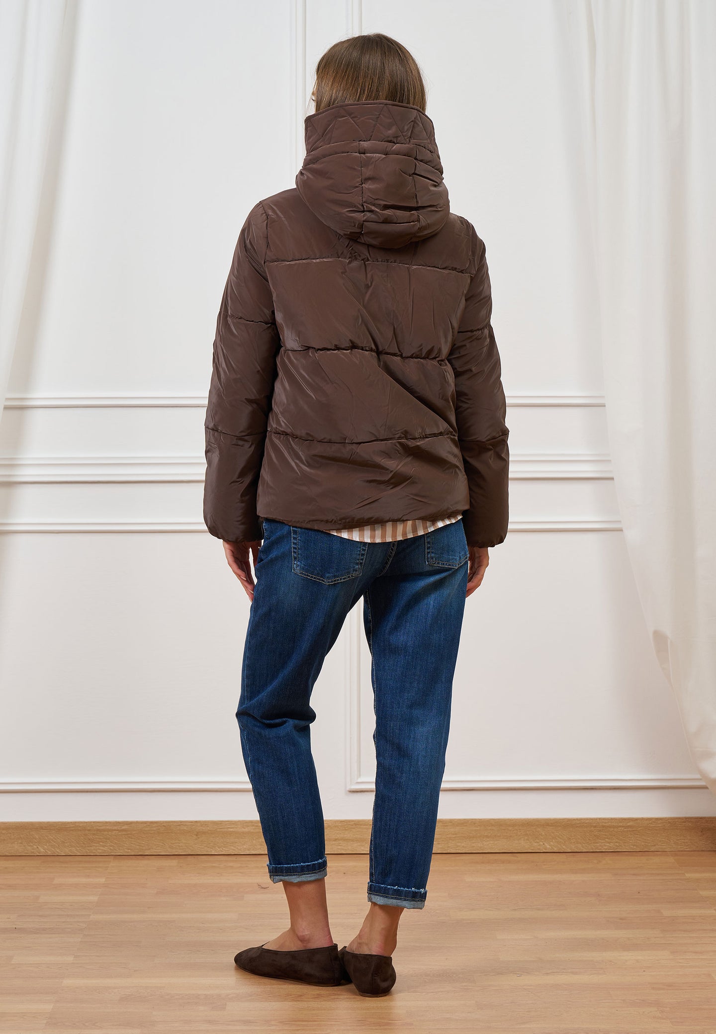 Piumino corto con cappuccio